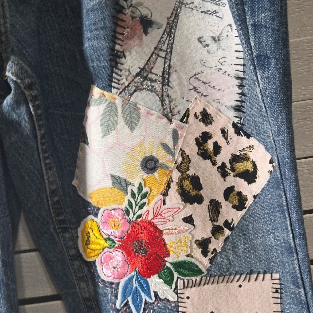 Arizona Jean Company Blue Denim Flare Jeans with Floral Patchwork - Picture 3 of 16